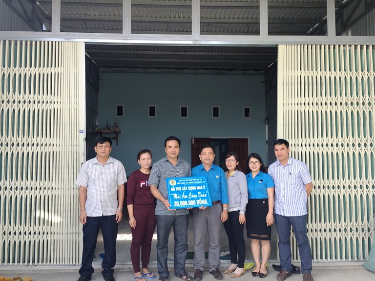 Liên đoàn lao động huyện Đak Pơ hỗ trợ đoàn viên công đoàn xây dựng nhà “Mái ấm công đoàn” năm 2018