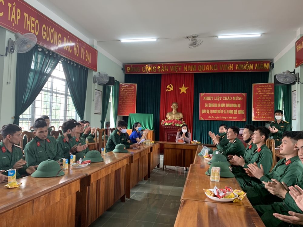 Huyện Đak Pơ tổ chức gặp mặt quân nhân hoàn thành nghĩa vụ quân sự trở về địa phương